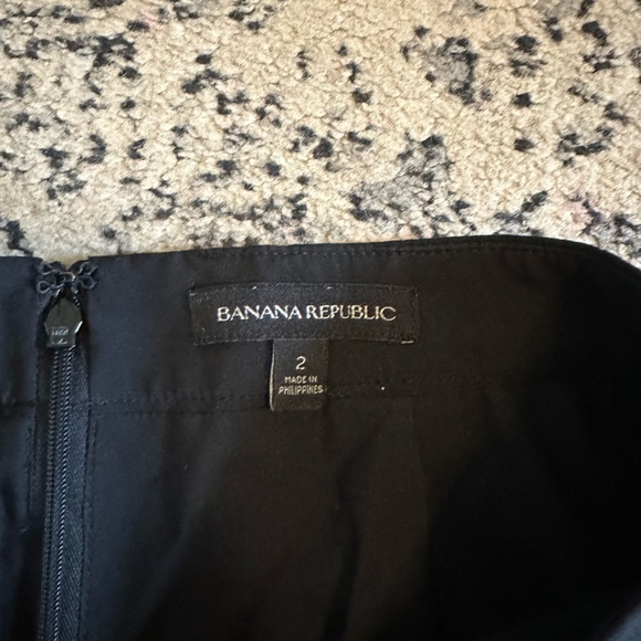 Banana Republic black pencil skirt size 2 - Picture 3 of 4